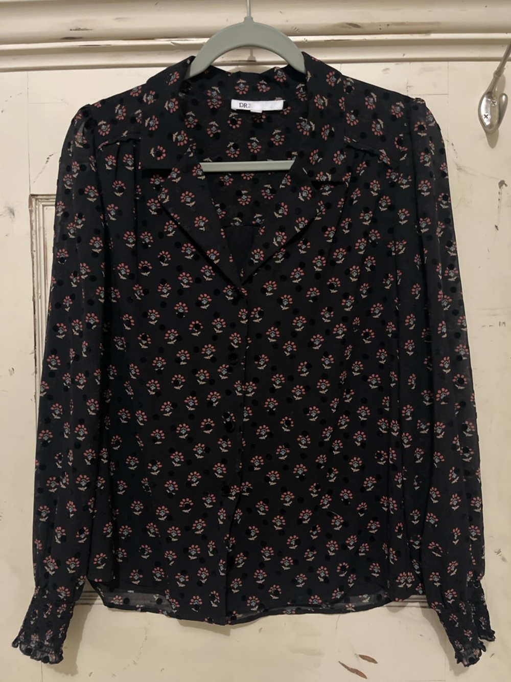 DR2 Black Floral Button-Front Long-Sleeve Blouse Like New Size S